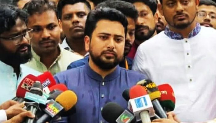 হামলা নিয়ে বিএনপিকে দুষলেন নাহিদ